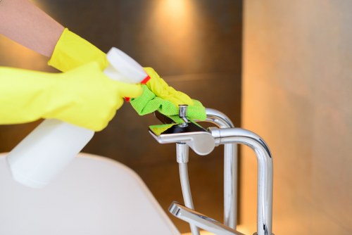 Professional house cleaning in a SW2 flat