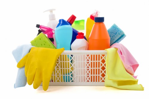 Commercial cleaning of desks and shared areas in SW2